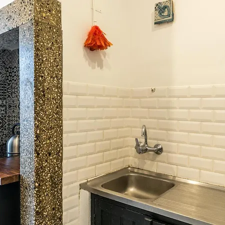 Cozy First Floor Flat Near Almirante Reis Apartment Lissabon