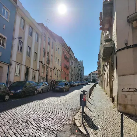 Cozy First Floor Flat Near Almirante Reis شقة Lisboa