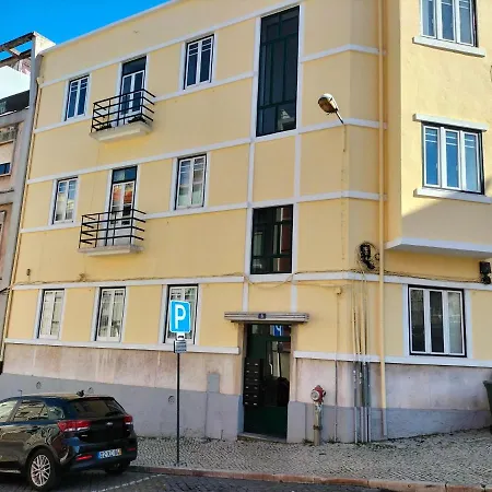 Cozy First Floor Flat Near Almirante Reis شقة Lisboa