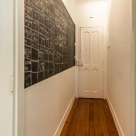 Cozy First Floor Flat Near Almirante Reis * Lisboa